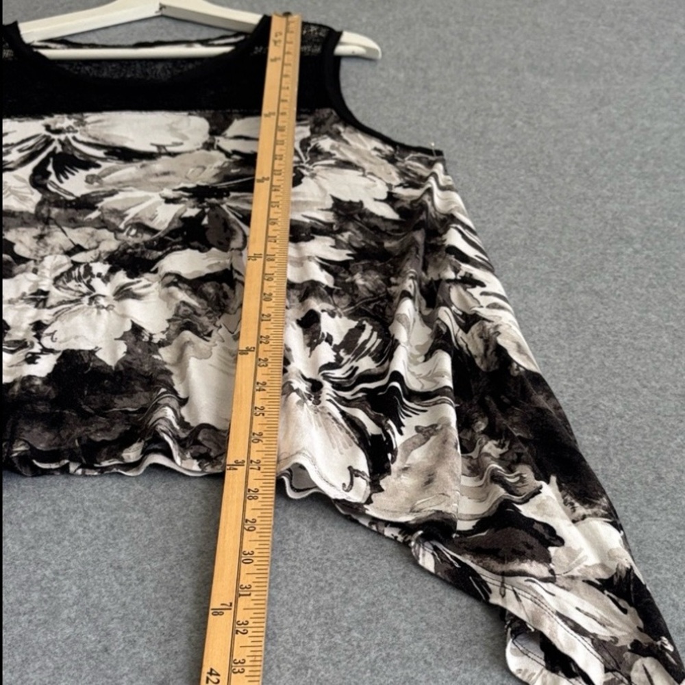 Simply Vera Vera Wang Sleeveless Lace & Floral Asymmetrical Top XL B & W Taupe - Picture 4 of 10